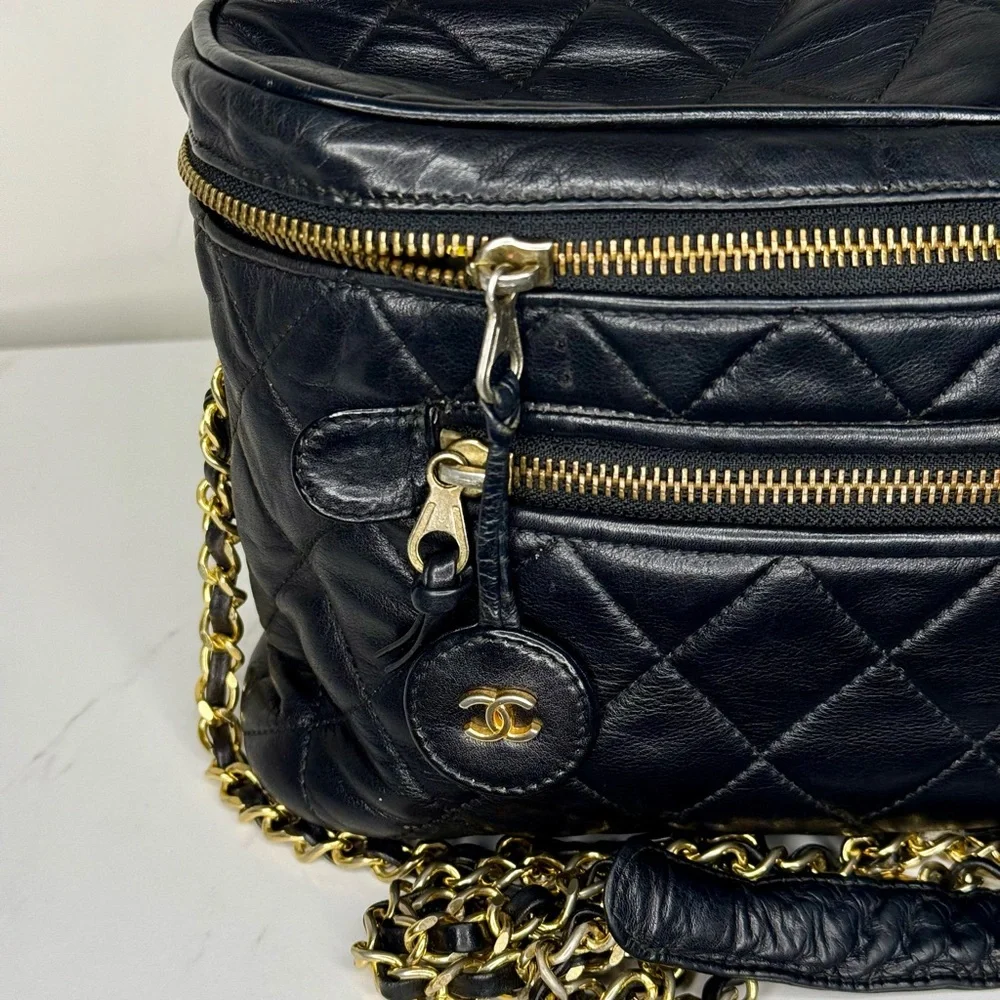 CHANEL Lambskin Quilted Vanity Train Case Shoulder Bag Black - Picture 3 of 14